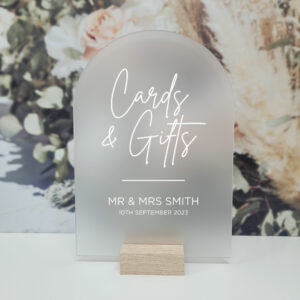 Simple Cards & Gifts Sign